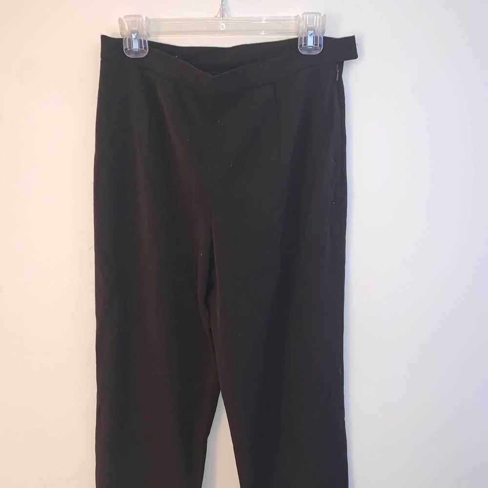 Women’s Dress pants Size 8.
Dark brown. Excellent Condition!
Rafaella